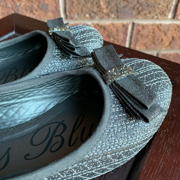 Paris Blues Big Girl Size 5 Slip on Shoes - Picture 2 of 6